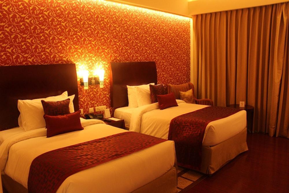 Ramada By Wyndham Jaipur Jaisinghpura Hotel Exterior foto