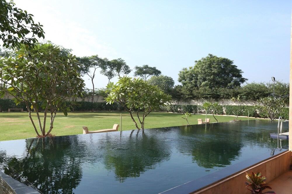 Ramada By Wyndham Jaipur Jaisinghpura Hotel Exterior foto