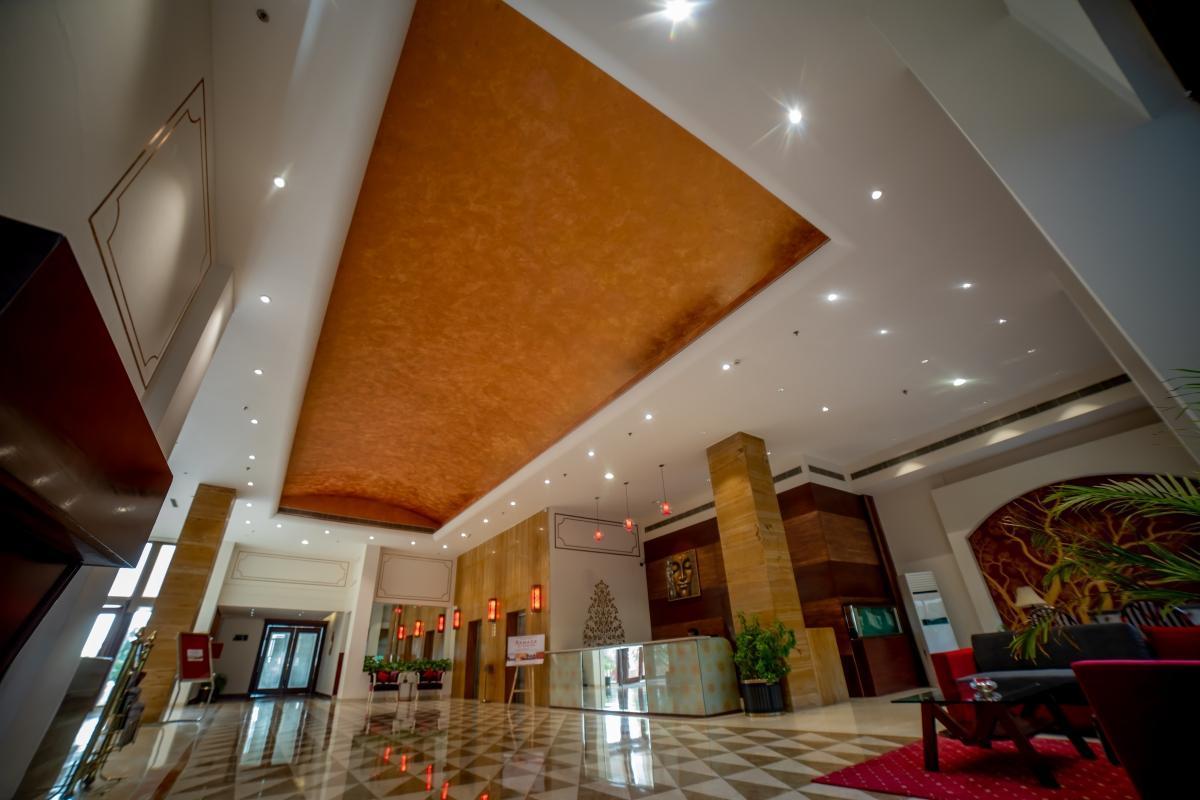 Ramada By Wyndham Jaipur Jaisinghpura Hotel Exterior foto