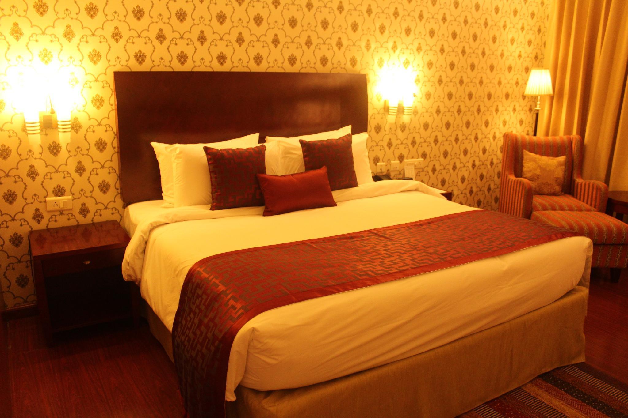 Ramada By Wyndham Jaipur Jaisinghpura Hotel Exterior foto