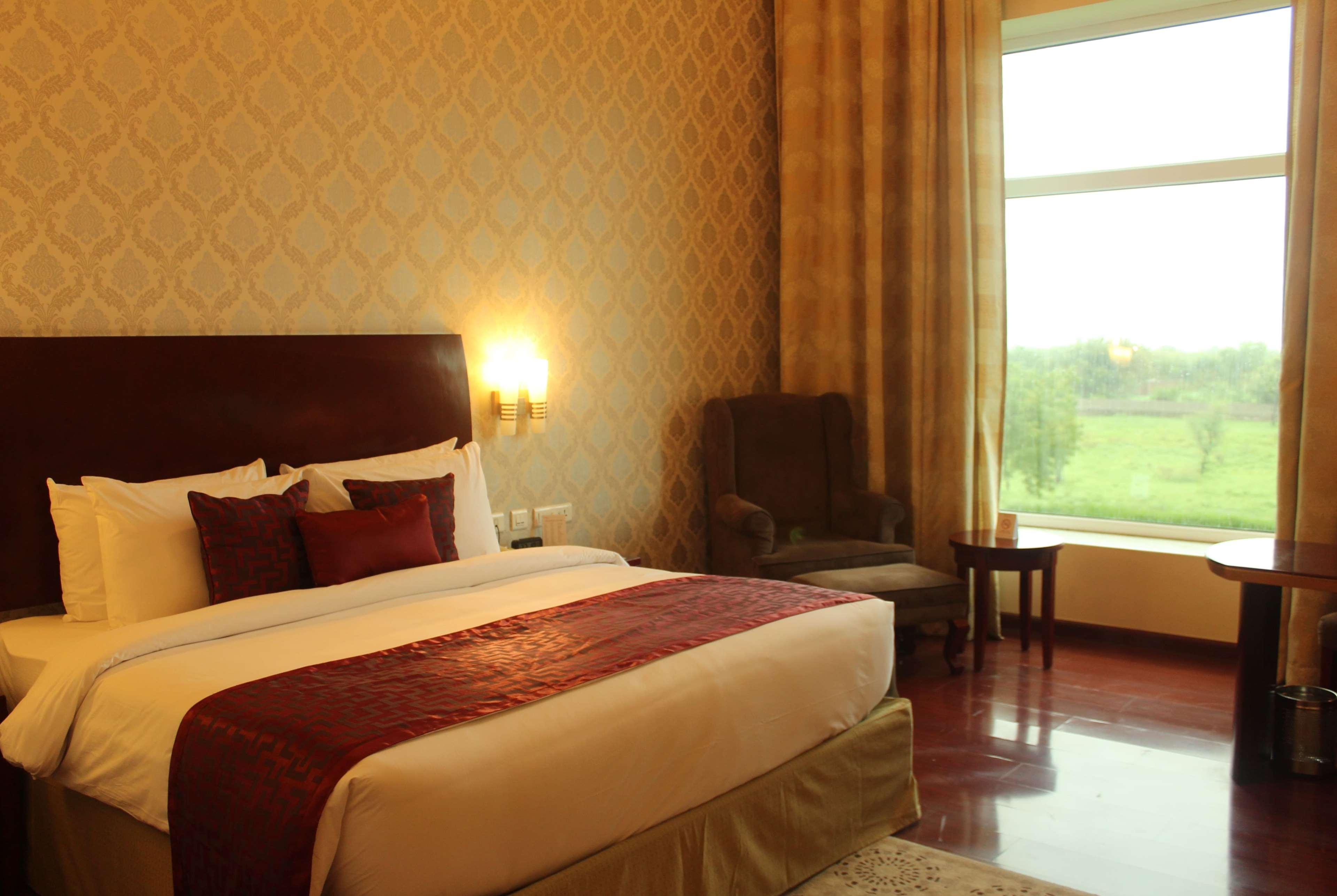 Ramada By Wyndham Jaipur Jaisinghpura Hotel Exterior foto